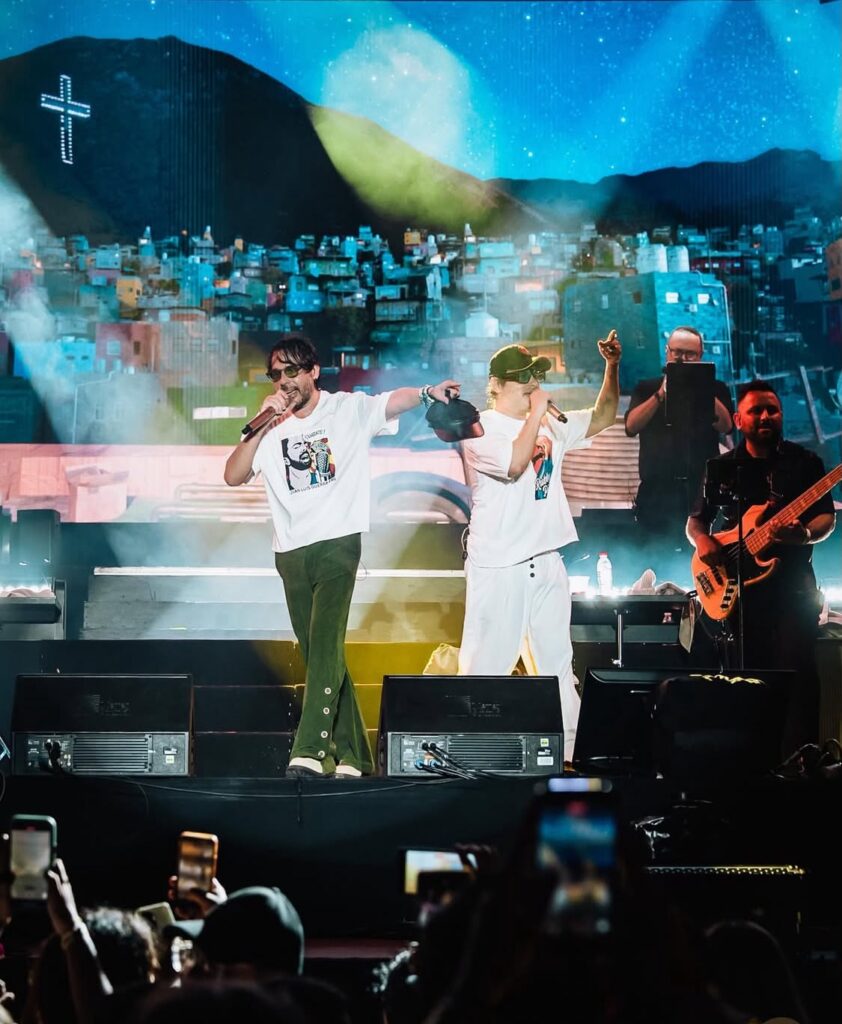 Servando and Florentino bring together an audience of various ages and nationalities in the DR | De Último Minuto English