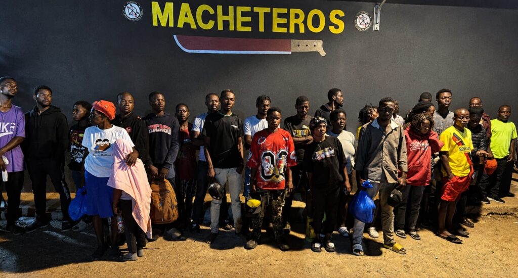 Army reports more than 11 thousand undocumented Haitians detained during operations in May | 2 | Army reports more than 11 thousand undocumented Haitians detained during operations in May | De Último Minuto English
