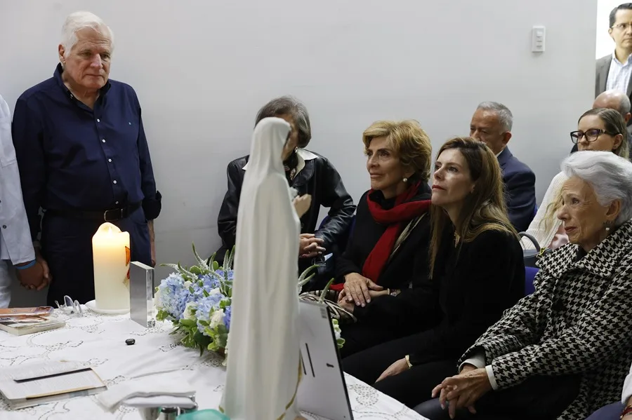 Colombia remembers with masses and tributes the first anniversary of the attack on Senator Miguel Uribe Turbay | 2 | Colombia remembers with masses and tributes the first anniversary of the attack on Senator Miguel Uribe Turbay | De Último Minuto English