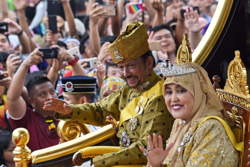 The Sultan of Brunei turns 80 with no signs of change in the world's longest reign | De Último Minuto English