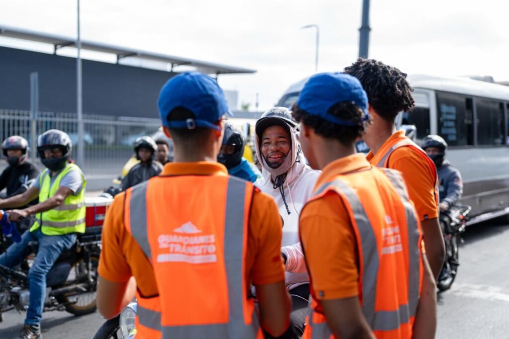 INTRANT promotes “Traffic Guardians” program to foster road safety education among students | De Último Minuto English