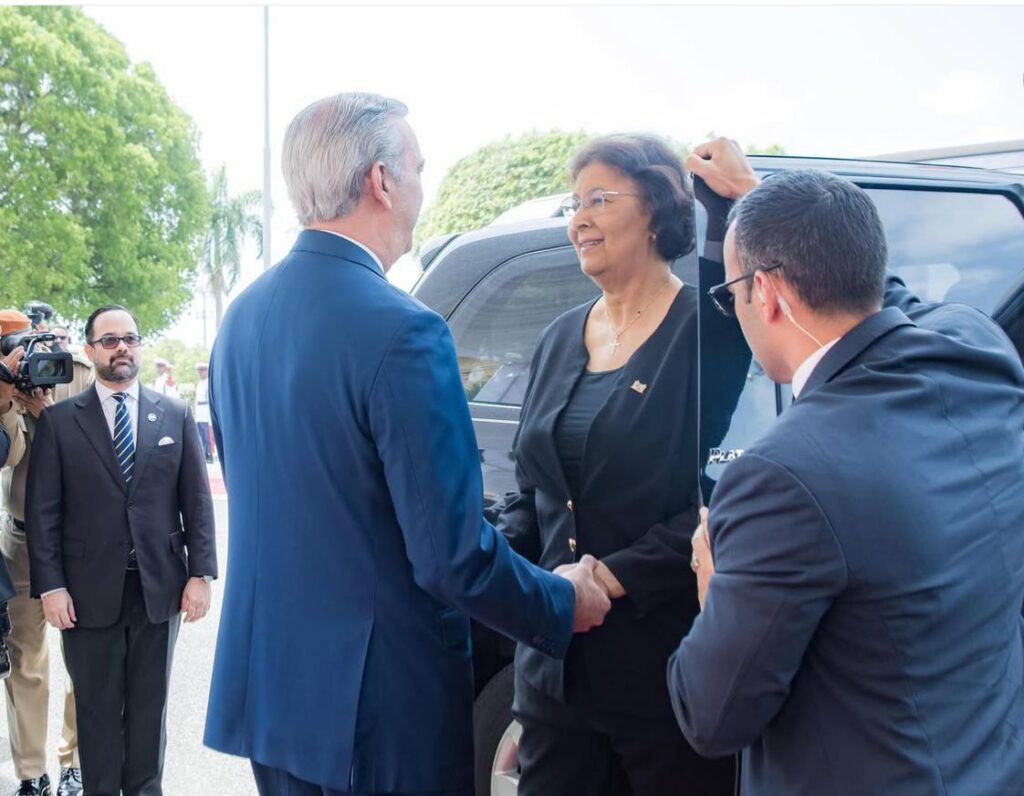 President Abinader receives his Surinamese counterpart on an official visit to strengthen bilateral cooperation | De Último Minuto English