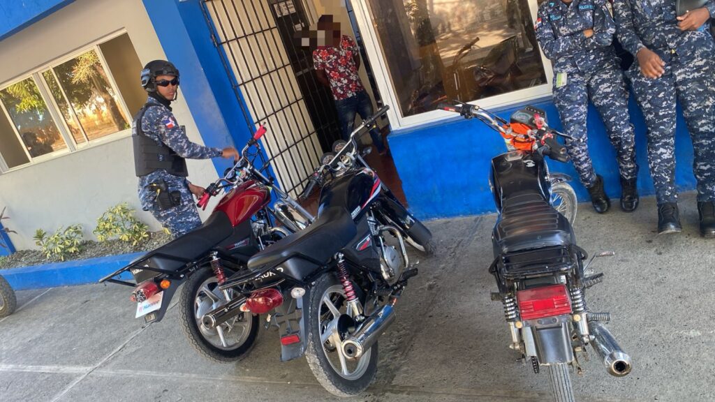 PN seizes illegal weapons, recovers stolen motorcycles and executes arrest warrants in SDN | De Último Minuto English
