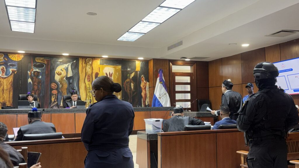 Prosecutor Aurelio Valdez Alcántara is in the courtroom for the appeal against preventive detention | 2 | Prosecutor Aurelio Valdez Alcántara is in the courtroom for the appeal against preventive detention | De Último Minuto English