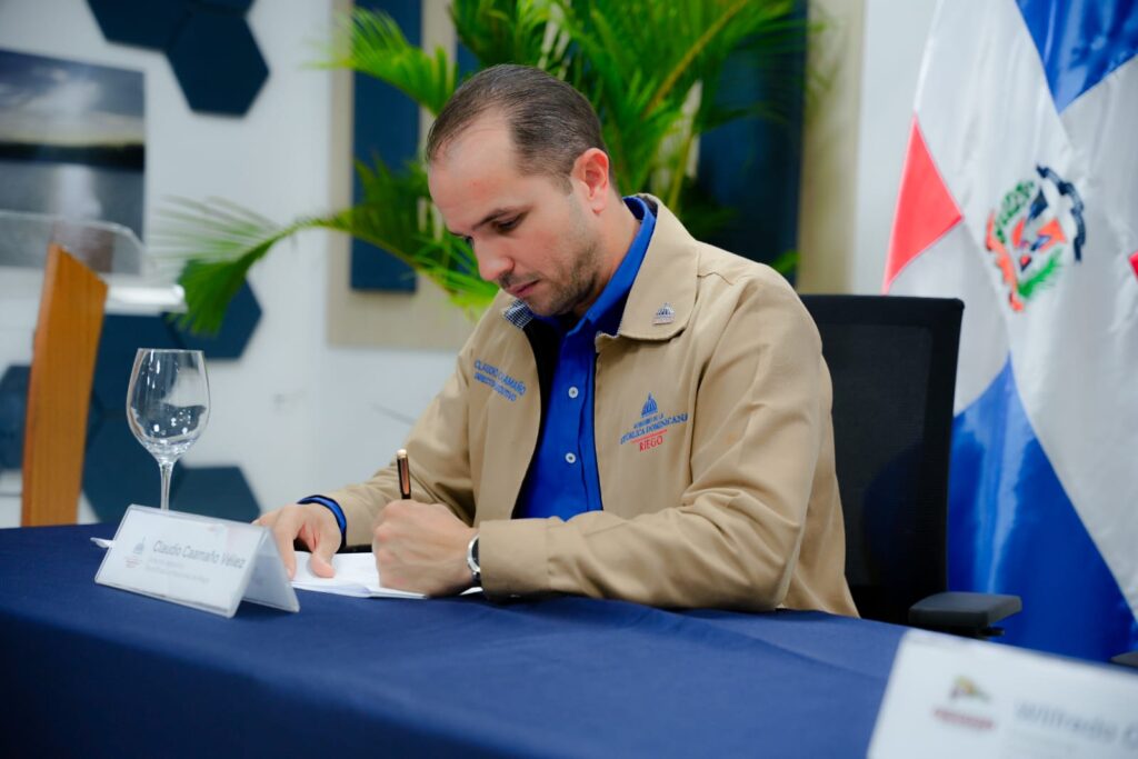TNR and Confenagro sign agreement to strengthen the agricultural sector | De Último Minuto English