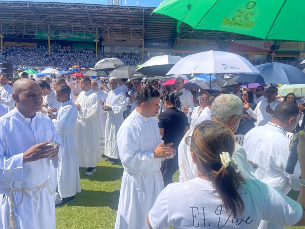 Archbishop of Santiago describes the violence plaguing the country as "pathological" and warns of a mental health crisis | De Último Minuto English