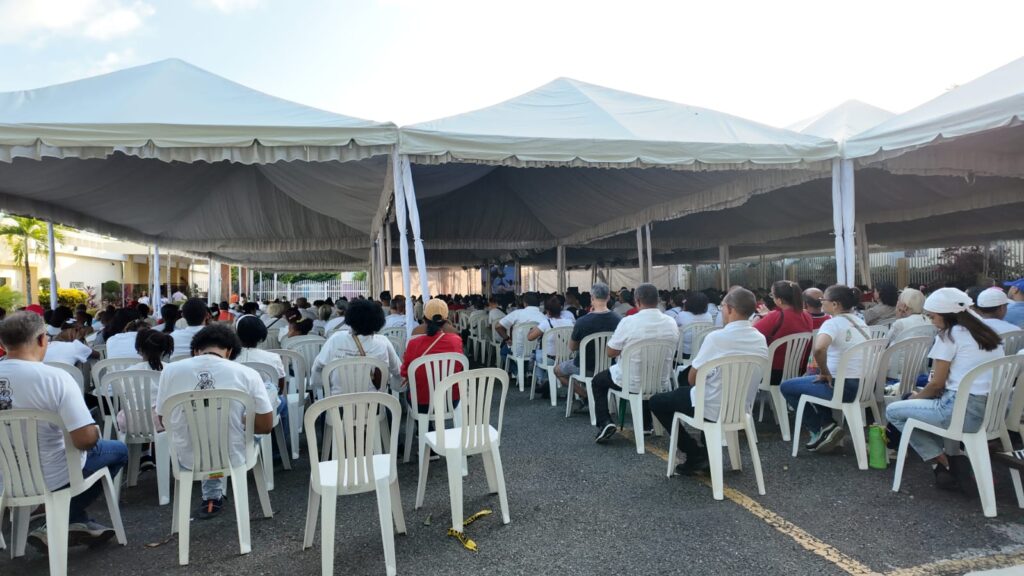 Hundreds of the faithful gather in celebration of Corpus Christi led by Monsignor Carlos Tomás Morel Diplán | 5 | Hundreds of the faithful gather in celebration of Corpus Christi led by Monsignor Carlos Tomás Morel Diplán | De Último Minuto English