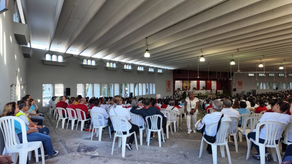 Hundreds of the faithful gather in celebration of Corpus Christi led by Monsignor Carlos Tomás Morel Diplán | 4 | Hundreds of the faithful gather in celebration of Corpus Christi led by Monsignor Carlos Tomás Morel Diplán | De Último Minuto English