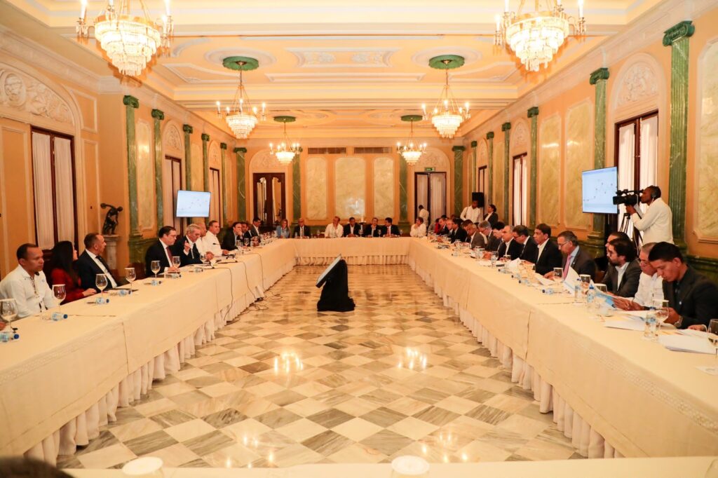 Abinader highlights cooperation with productive sectors to preserve economic stability | 2 | Abinader highlights cooperation with productive sectors to preserve economic stability | De Último Minuto English