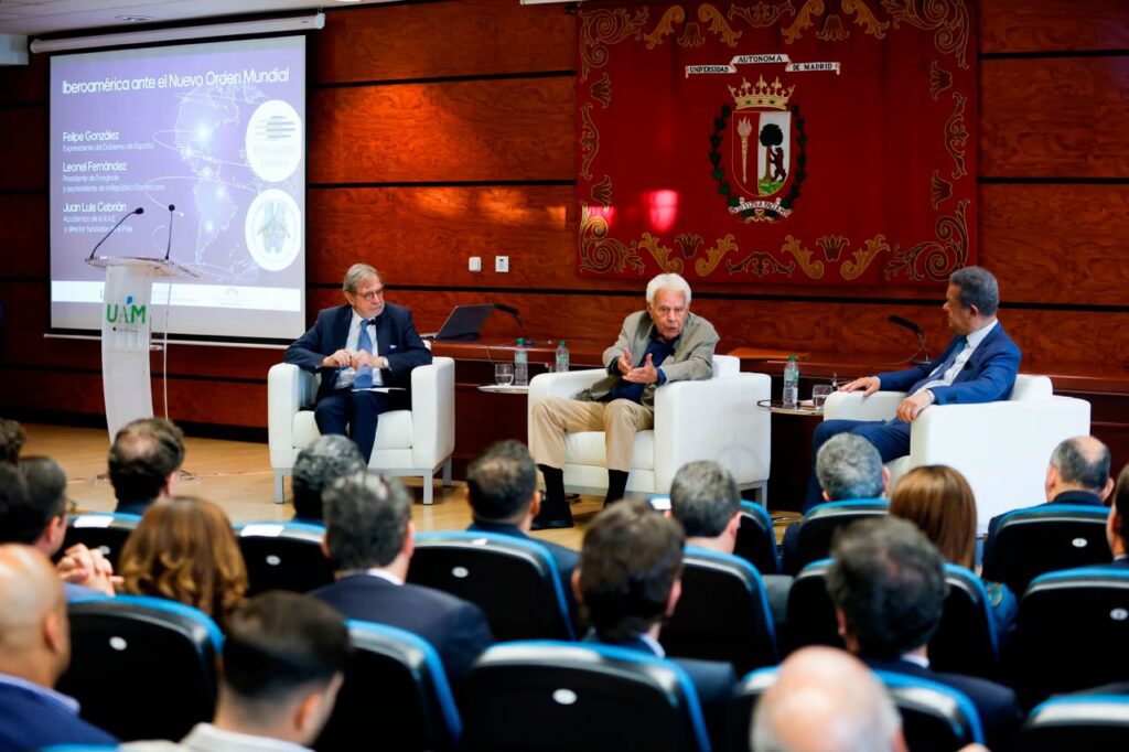 Leonel Fernández and Felipe González warn about global uncertainty and advocate for strengthening Ibero-American unity | De Último Minuto English
