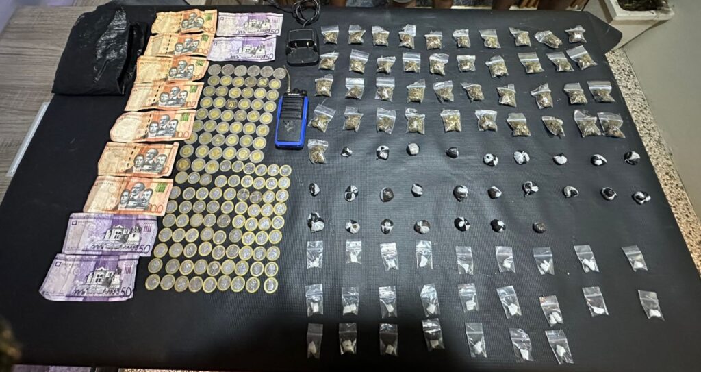 Police seize drugs and arrest three people in La Vega | 1 | Police seize drugs and arrest three people in La Vega | De Último Minuto English
