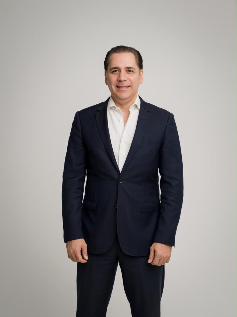 Jaime Perelló is appointed to lead the External Sector Directorate of the Fuerza del Pueblo in Santiago. | 1 | Jaime Perelló is appointed to lead the External Sector Directorate of the Fuerza del Pueblo in Santiago. | De Último Minuto English