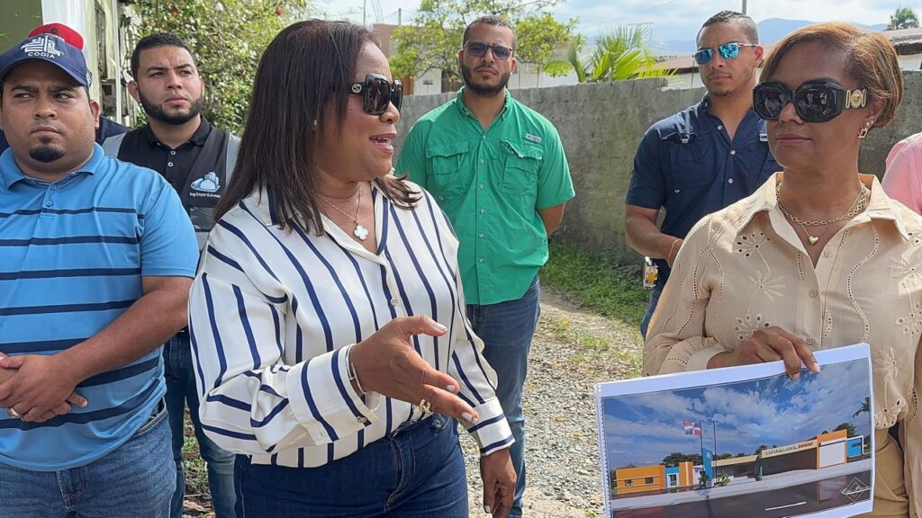 Governor Adela Tejada and CODIA inspect land for new Civil Defense headquarters in Bonao | 1 | Governor Adela Tejada and CODIA inspect land for new Civil Defense headquarters in Bonao | De Último Minuto English