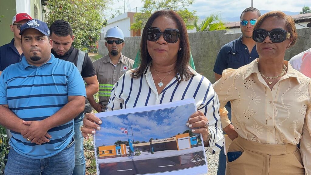 Governor Adela Tejada and CODIA inspect land for new Civil Defense headquarters in Bonao | 3 | Governor Adela Tejada and CODIA inspect land for new Civil Defense headquarters in Bonao | De Último Minuto English