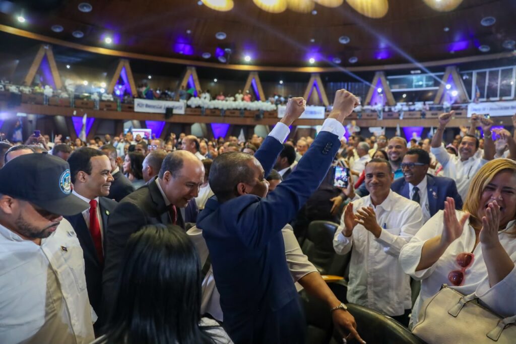 Radhamés Silverio closes campaign with a call to consolidate the transformation of the UASD | De Último Minuto English