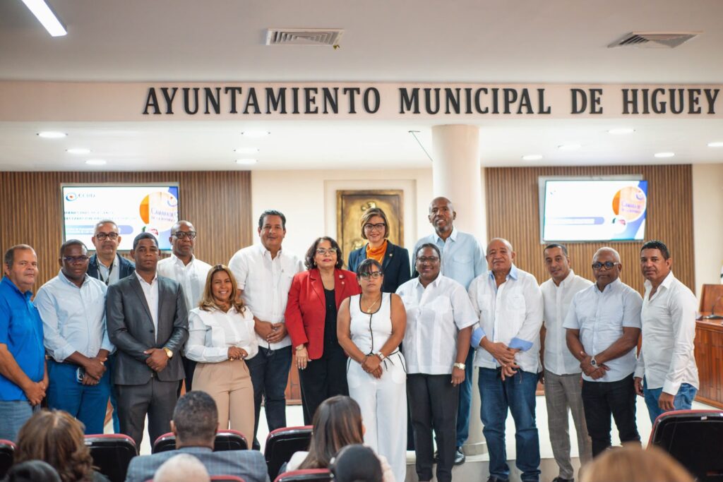 "CCRD strengthens municipal transparency in the Eastern region with training on the SICEEP" | 1 | "CCRD strengthens municipal transparency in the Eastern region with training on the SICEEP" | De Último Minuto English