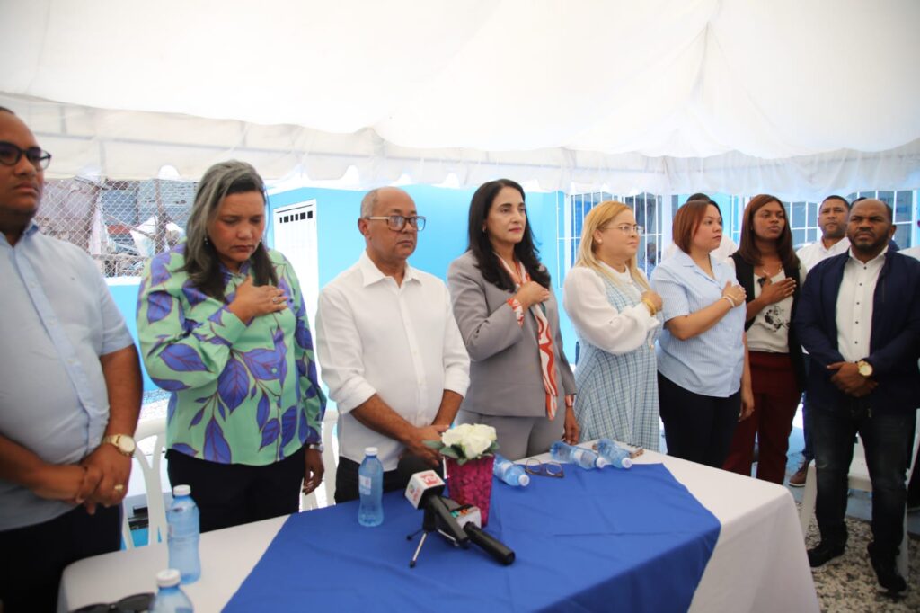 "Senator Lía Díaz delivers renovated Health Center in Sábana Yegua" | De Último Minuto English