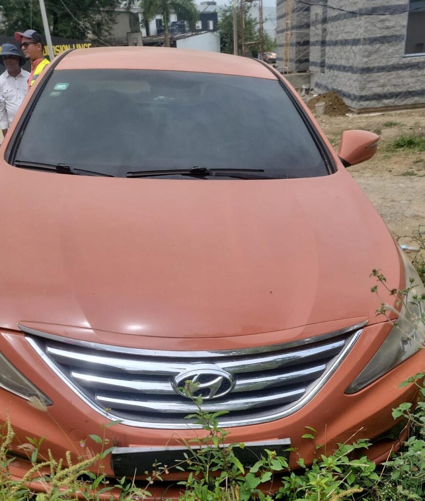 "Police recover 11 stolen vehicles in Santiago; several were taken through breach of trust" | De Último Minuto English