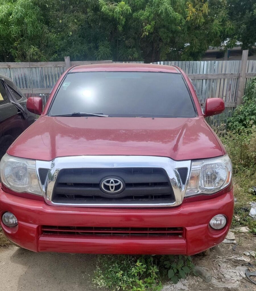 "Police recover 11 stolen vehicles in Santiago; several were taken through breach of trust" | De Último Minuto English