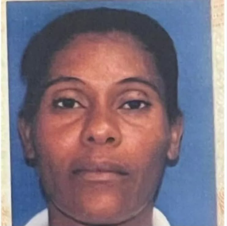 "Siblings of woman found dead in Boca Chica claim she was an exemplary person; they rule out that her son murdered her" | 1 | "Siblings of woman found dead in Boca Chica claim she was an exemplary person; they rule out that her son murdered her" | De Último Minuto English