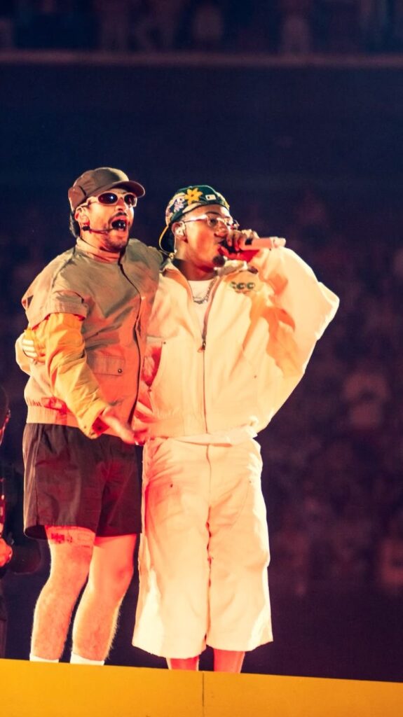Myke Towers was invited by Bad Bunny to one of his ten concerts in Madrid | De Último Minuto English