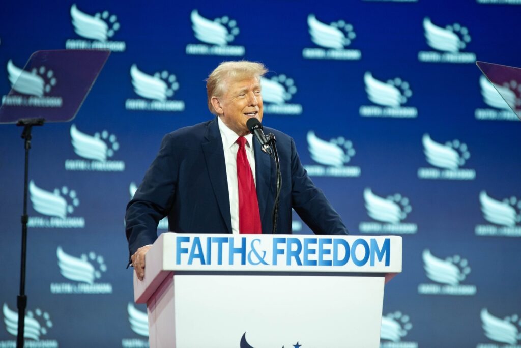 "Soraya Aquino participates in the Road to Majority alongside President Donald Trump and political and faith leaders in Washington D.C." | De Último Minuto English