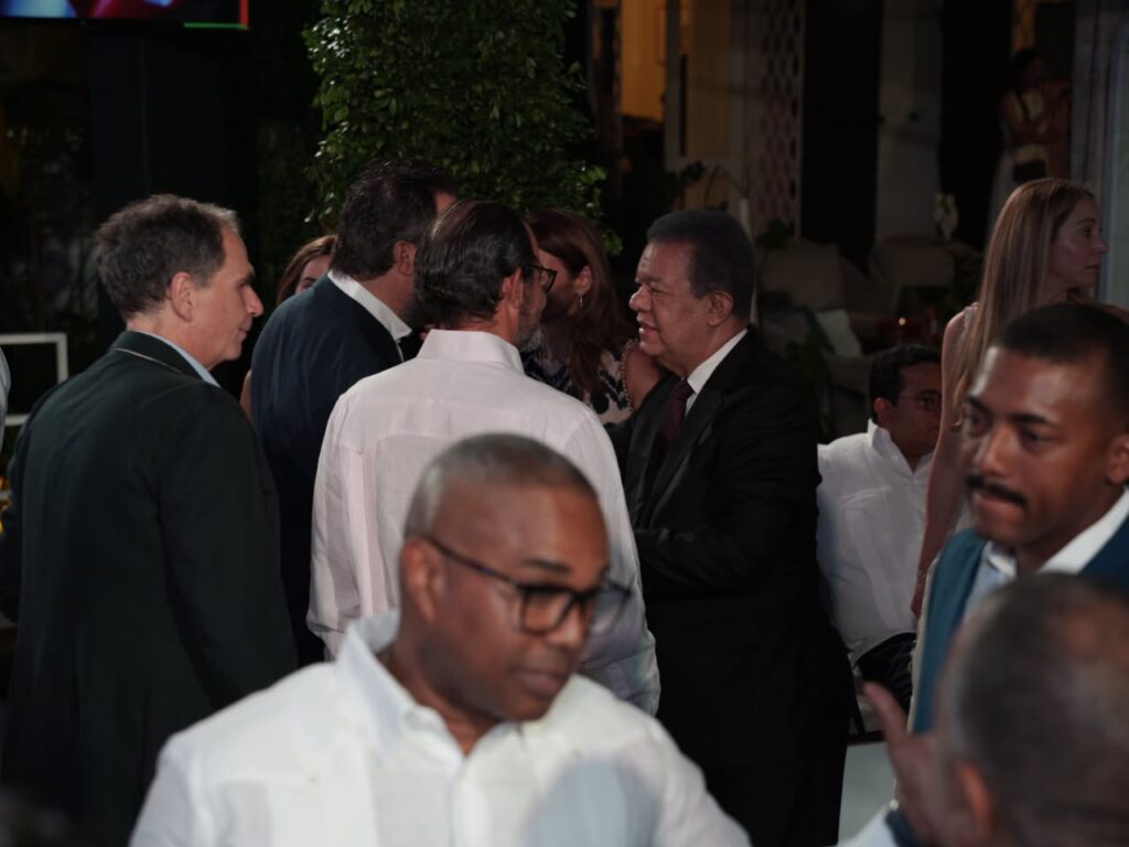 Political class coincides in celebration of the 250th anniversary of the independence of the United States in the DR | De Último Minuto English