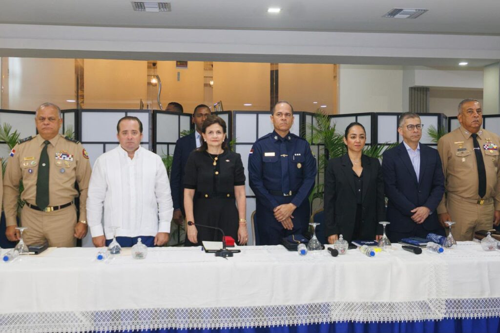 Faride Raful warns that police officers who break the law must answer to justice | De Último Minuto English
