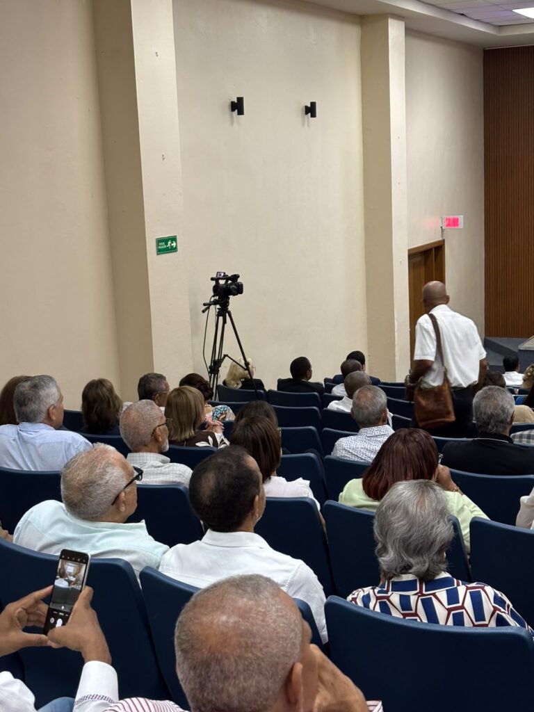32 economics professionals were recognized by UCSD and CODECO | 7 | 32 economics professionals were recognized by UCSD and CODECO | De Último Minuto English