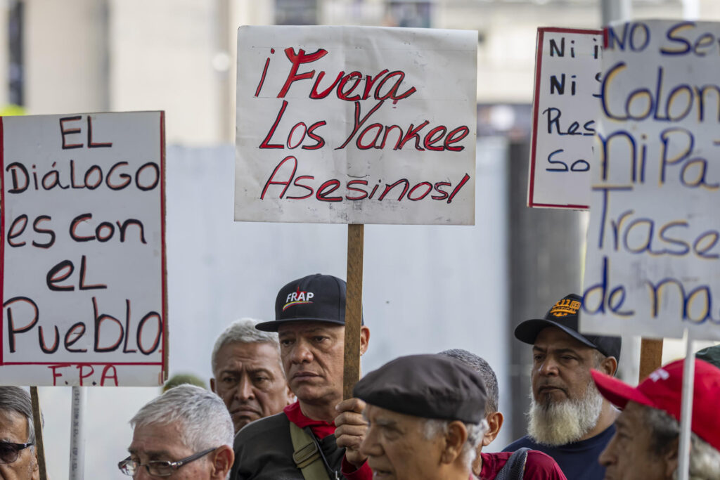 Chavistas reject U.S. presence in Venezuela and demand Maduro's release | De Último Minuto English