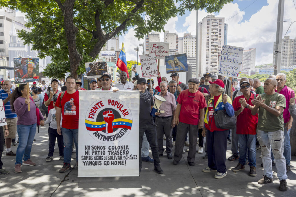 Chavistas reject U.S. presence in Venezuela and demand Maduro's release | De Último Minuto English