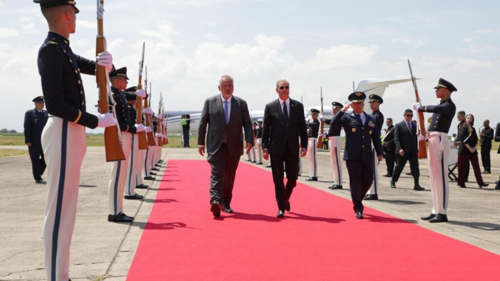 President Abinader arrives in Cali for Abelardo de la Espriella's inauguration ceremony | De Último Minuto English