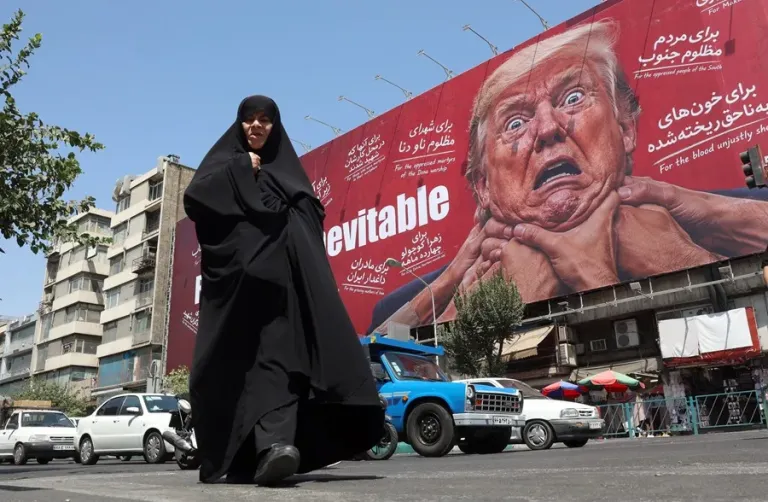 Trump announces an "unprecedented" economic offensive to isolate Trump | De Último Minuto English
