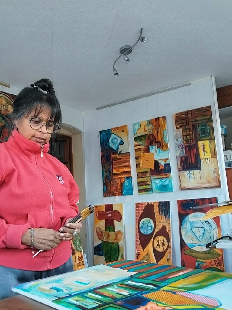 Rosario Marrero presents the free exhibition "Ancestral Heritage" in the DR | De Último Minuto English