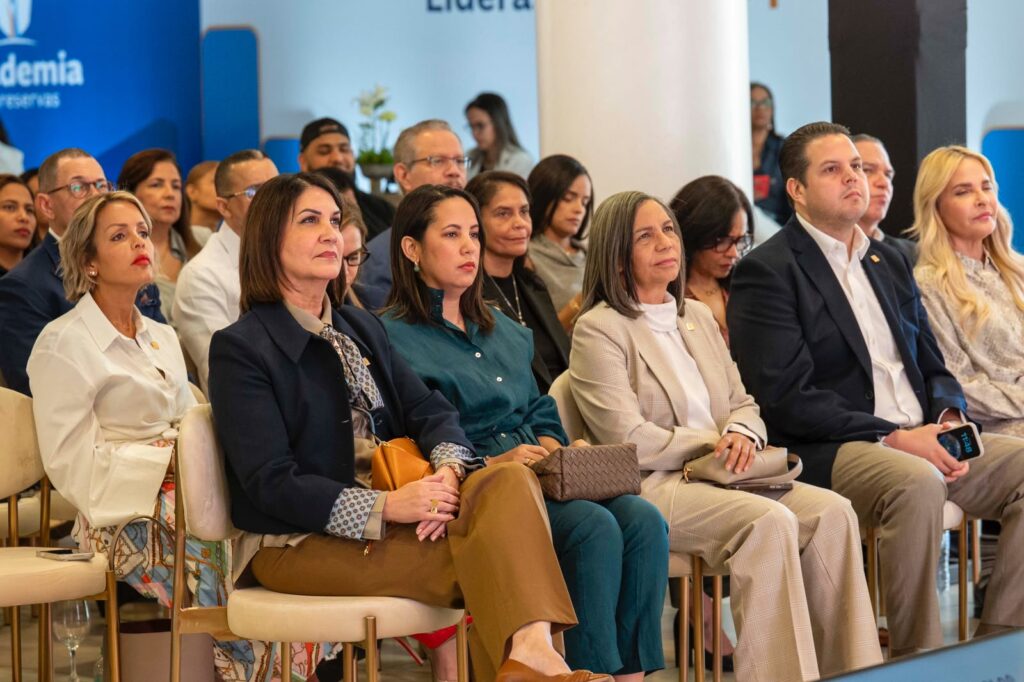 Academia Banreservas fortalece el liderazgo de sus colaboradores con ciclo de conferencias