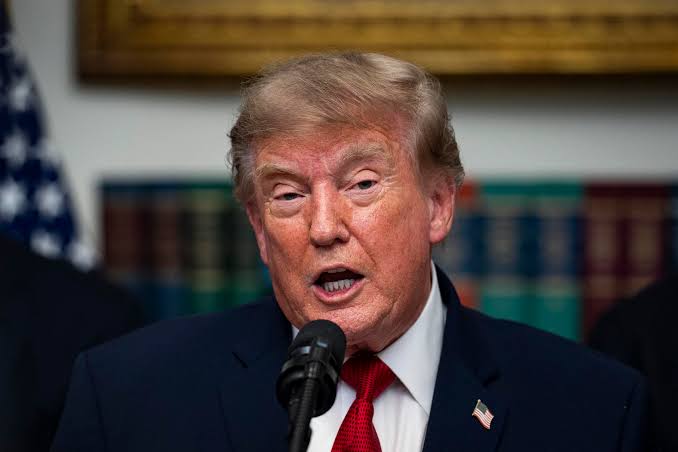 Trump announces an "unprecedented" economic offensive to isolate Trump | De Último Minuto English