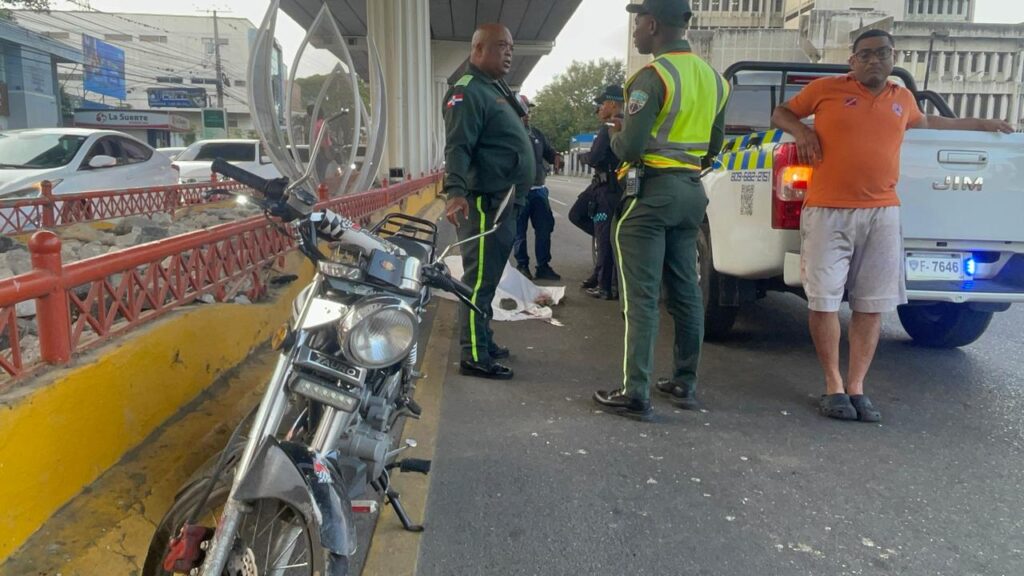 Accident in Santiago: woman dies after motorcycle is struck by bus | De Último Minuto English