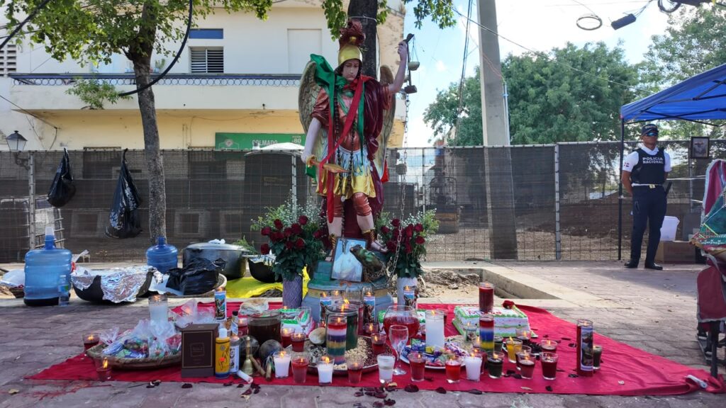 Devotees celebrate St. Michael's Day with faith and tradition in the Colonial Zone | 3 | Devotees celebrate St. Michael's Day with faith and tradition in the Colonial Zone | De Último Minuto English