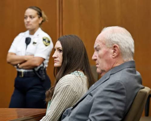 Lindsay Clancy returns to court after her murder trial is declared a mistrial | De Último Minuto English