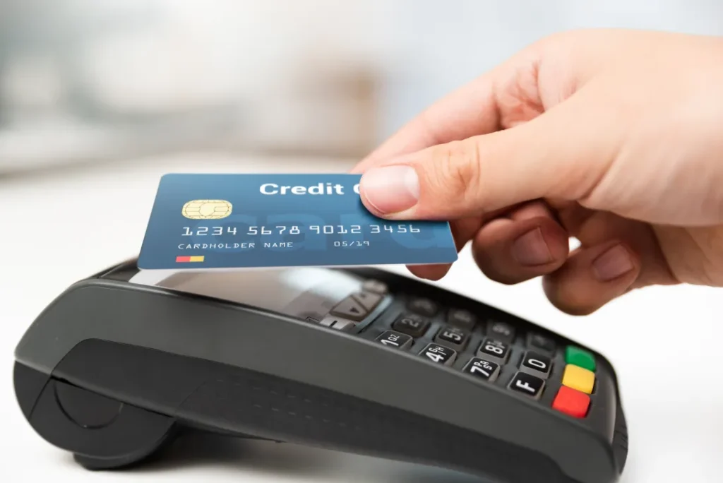 They propose modifying the Monetary Law to reduce credit card interest rates by 30% | De Último Minuto English