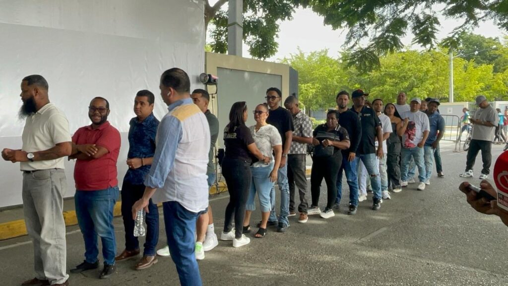 Dominicanos Primero challenges the party system amidst a credibility crisis of the political class | 2 | Dominicanos Primero challenges the party system amidst a credibility crisis of the political class | De Último Minuto English