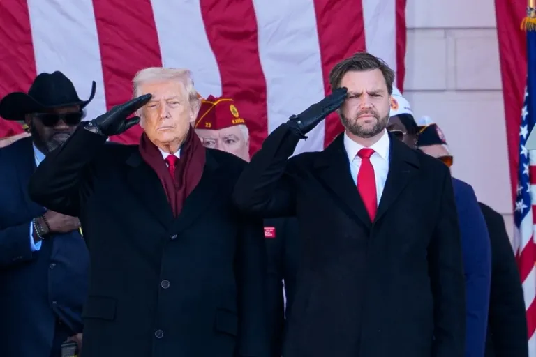 JD Vance seeks to succeed Trump in 2028, but is still awaiting his endorsement | 3 | JD Vance seeks to succeed Trump in 2028, but is still awaiting his endorsement | De Último Minuto English
