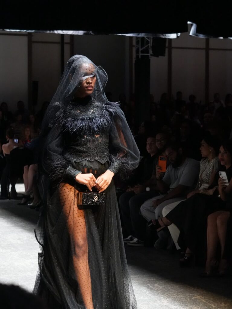RD Fashion Week pays tribute to Leonel Lirio for his 40 years in Dominican fashion | De Último Minuto English