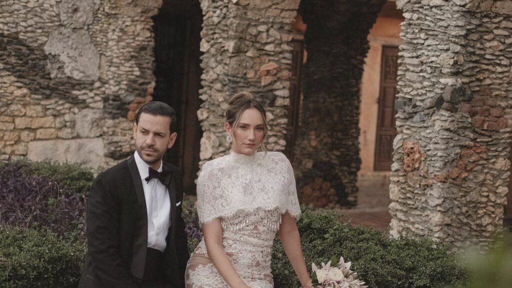 From Andreína Martínez to Bulin 47: the figures who grabbed the attention this weekend | 2 | Carlos Durán contrajo matrimonio por la iglesia con la influencer Zoe Roberta, en una ceremonia celebrada el sábado 10 de octubre de 2026