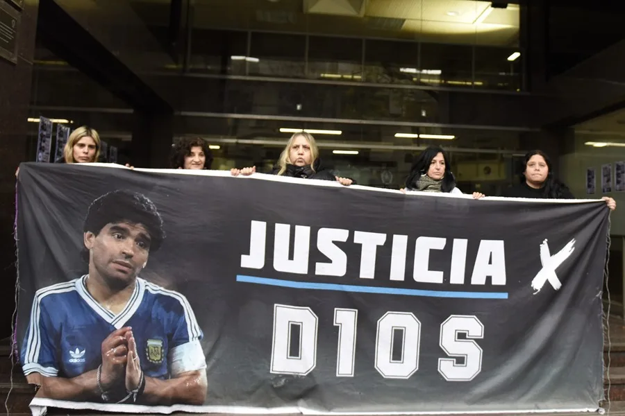 The trial for Maradona's death continues with the closing arguments from the plaintiffs representing two of his children | 2 | The trial for Maradona's death continues with the closing arguments from the plaintiffs representing two of his children | De Último Minuto English