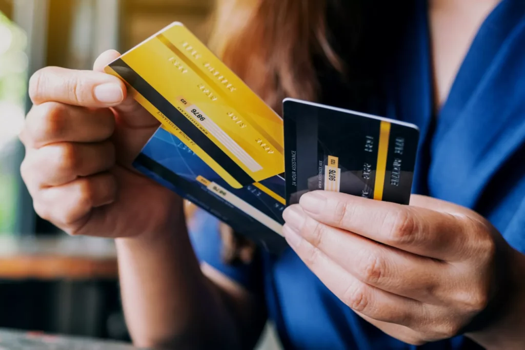 They propose modifying the Monetary Law to reduce credit card interest rates by 30% | De Último Minuto English